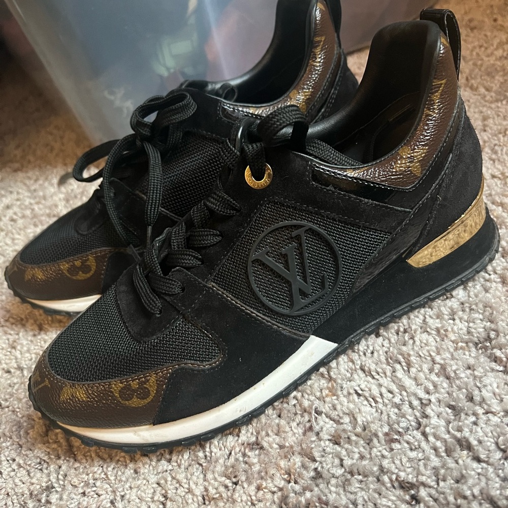 Louie Vuitton sneakers black brown white size 7